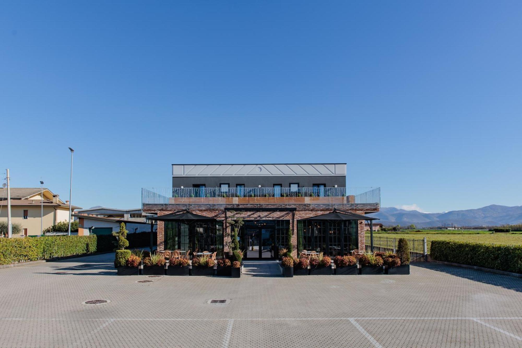 OPHELIA Lounge Restaurant Hotel Cazzago San Martino Exterior foto